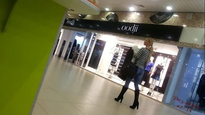 მაგარი ქათამი სუპერმარკეტში.